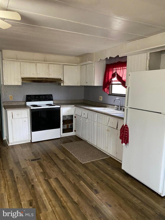 1093 Spectrum Farms Rd, Felton, DE 19943 - photo 6