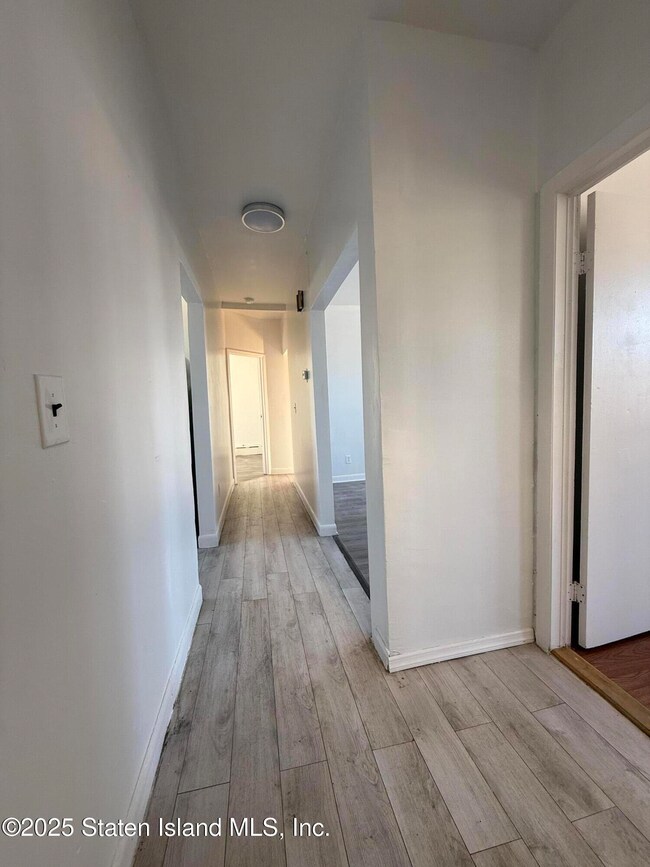 243 Jewett Ave unit 1, Staten Island, NY 10302 - photo 5