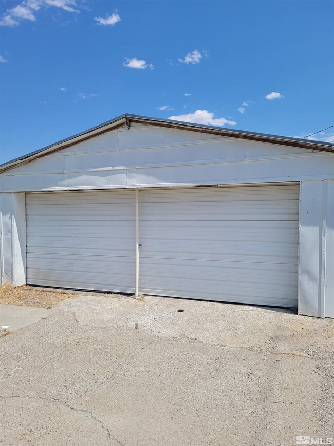 1710 Mizpah St, Winnemucca, NV 89445 - photo 2