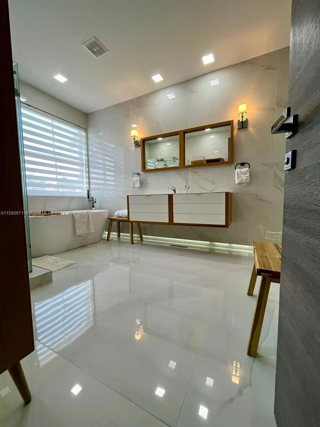 981 Harbor View N, Hollywood, FL 33019 - photo 5