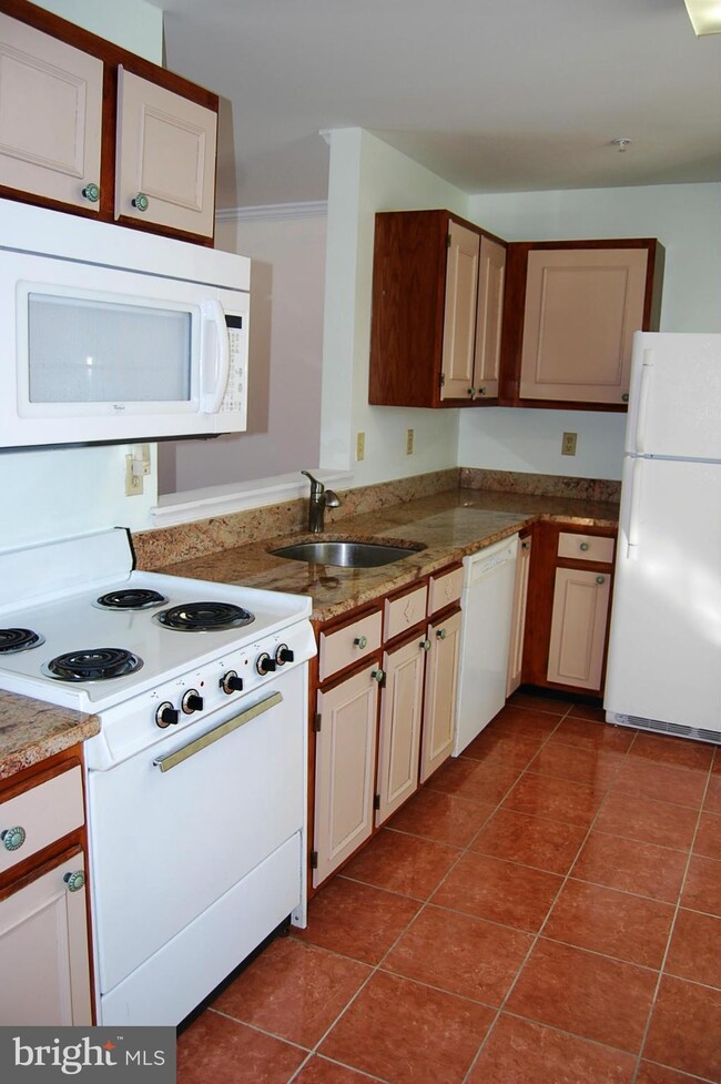 12536 Granite Ridge Dr, North Potomac, MD 20878 - photo 2