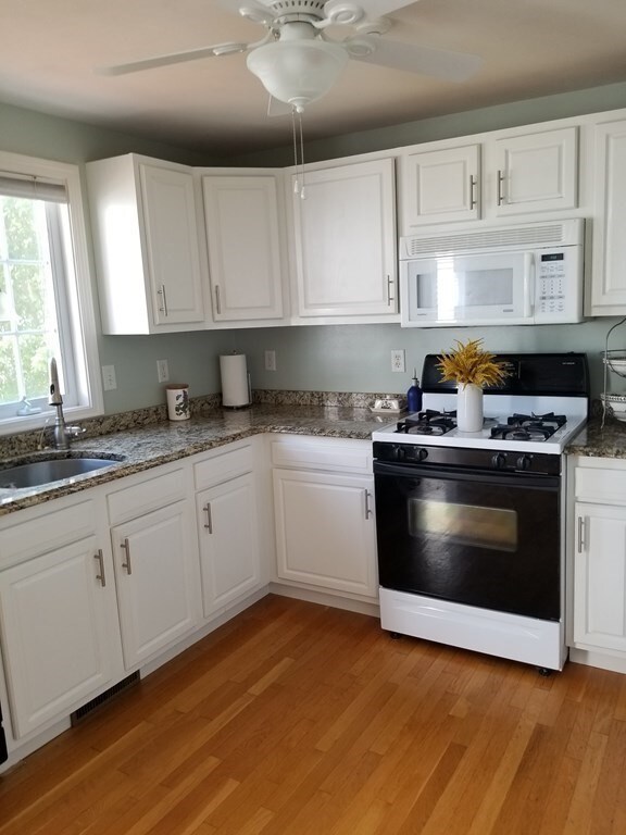 15 Meghan Ln unit 30, Dracut, MA 01826 - photo 4