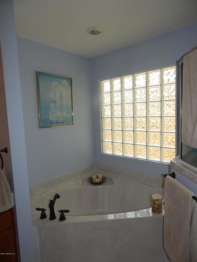 10963 Acorn Park Ct, Jacksonville, FL 32218 - photo 3