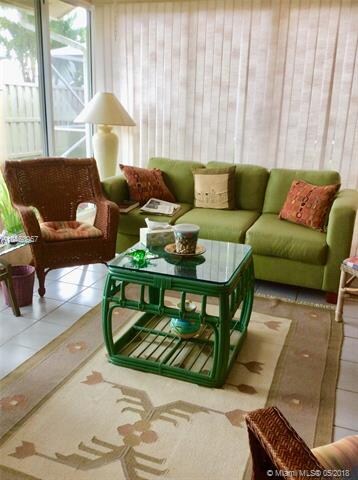 121 Adobe Cir, Jupiter, FL 33458 - photo 4