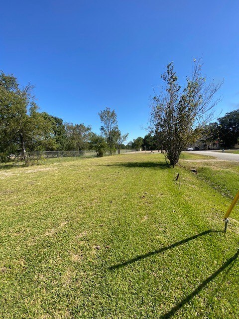 7904 Hirsch Rd, Houston, TX 77016 - photo 5