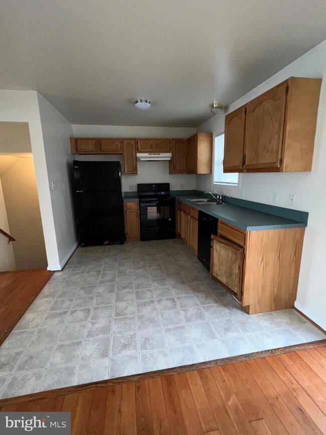 121 N Marshall St, Ranson, WV 25438 - photo 3