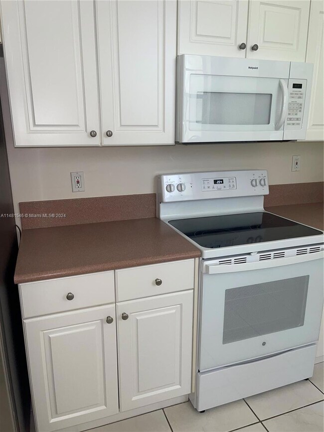 18765 SW 27th Ct, Miramar, FL 33029 - photo 5