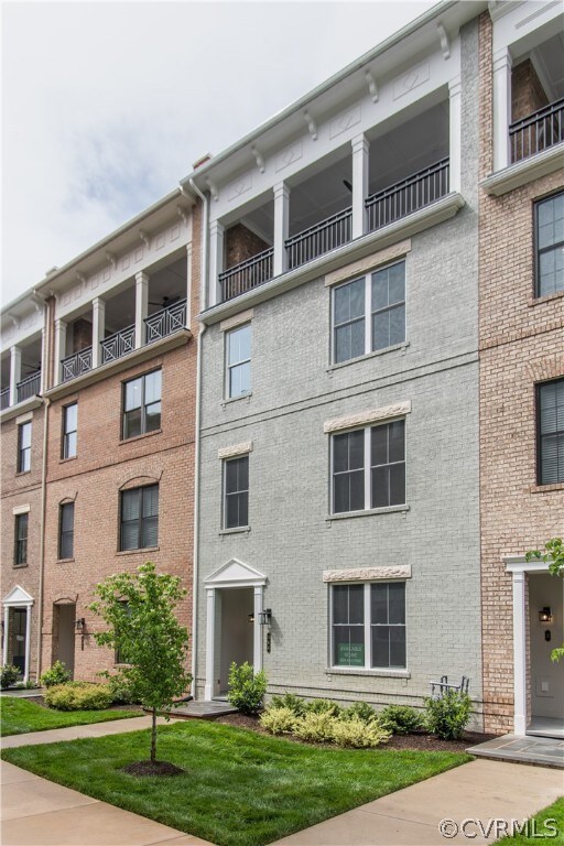 MOVE-IN READY HOME!