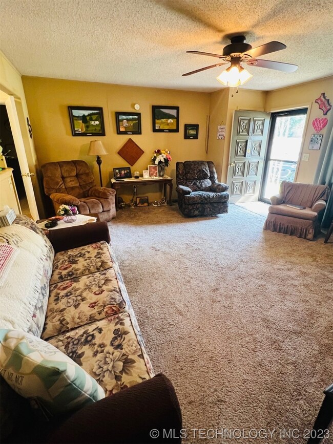 901 Cherokee St, Vian, OK 74962 - photo 4