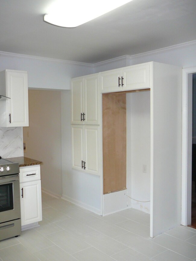 742 West Oak Forest Drive2 056