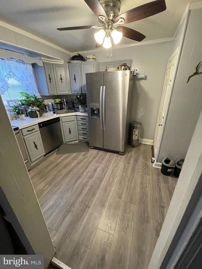 403 W 37th St, Wilmington, DE 19802 - photo 7