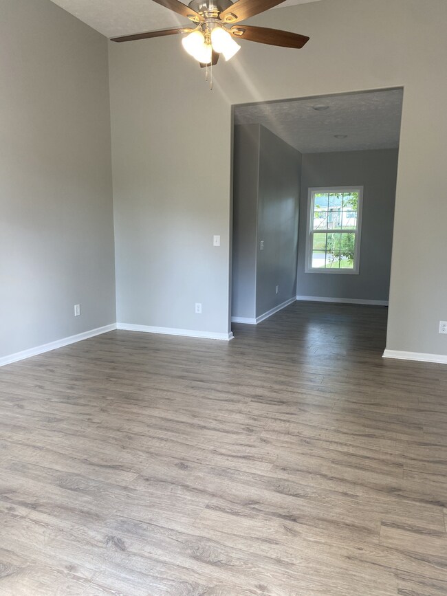 601 N Charlotte St, Dickson, TN 37055 - photo 6