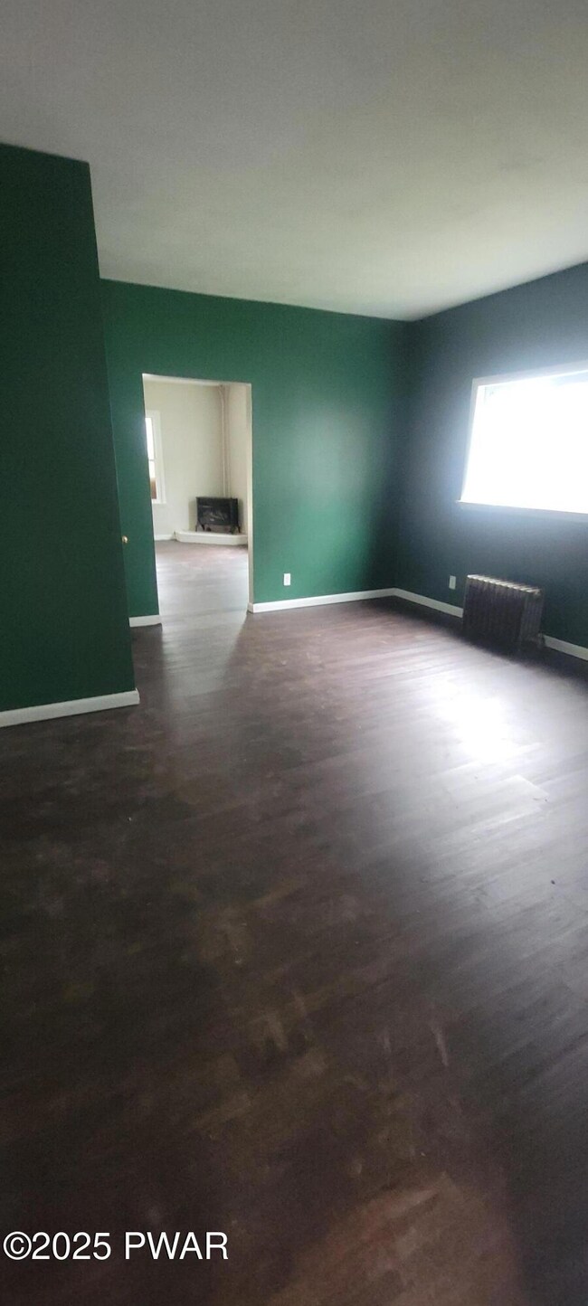 809 N Main St, Duryea, PA 18642 - photo 3