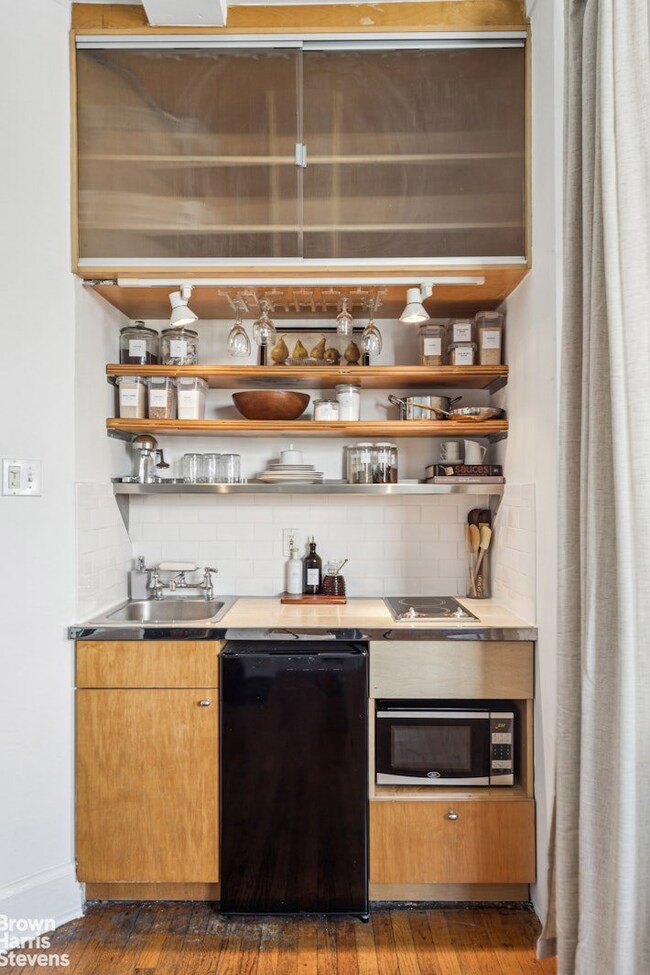 55 Morton St unit 7M, New York, NY 10014 - photo 5