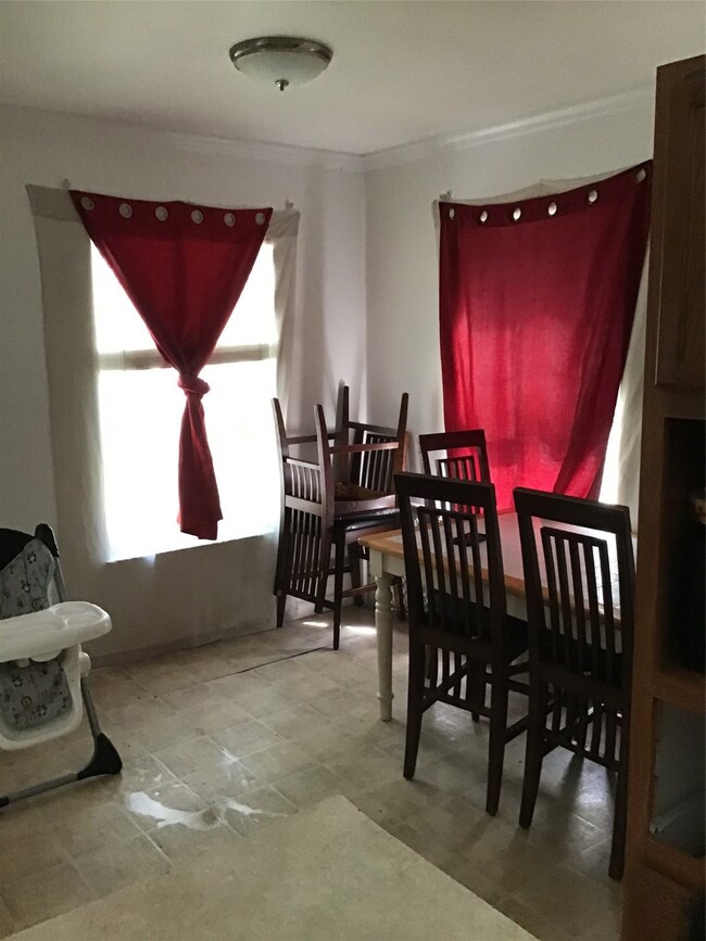 6810 Covington Dr, Houston, TX 77091 - photo 5