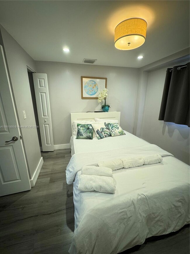 821 SW 2nd St unit 2, Miami, FL 33130 - photo 2