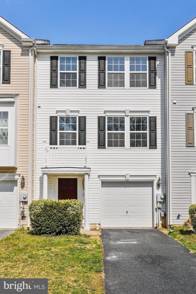 185 Scarboro Dr, Bunker Hill, WV 25413 - photo 2