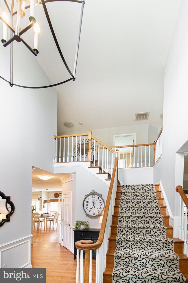 5611 Willow Crossing Ct, Clifton, VA 20124 - photo 5