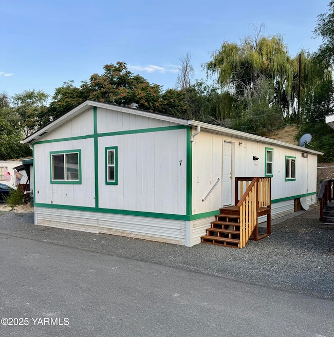 401 Moxee Ave unit 7, Naches, WA 98937 - photo 2