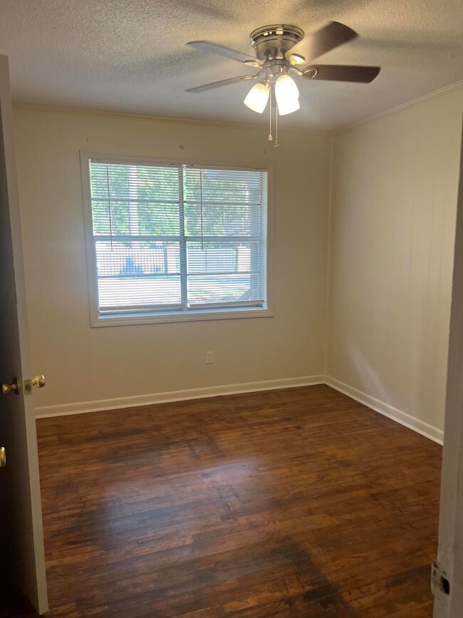 314 Cleveland St unit 1, Walterboro, SC 29488 - photo 3