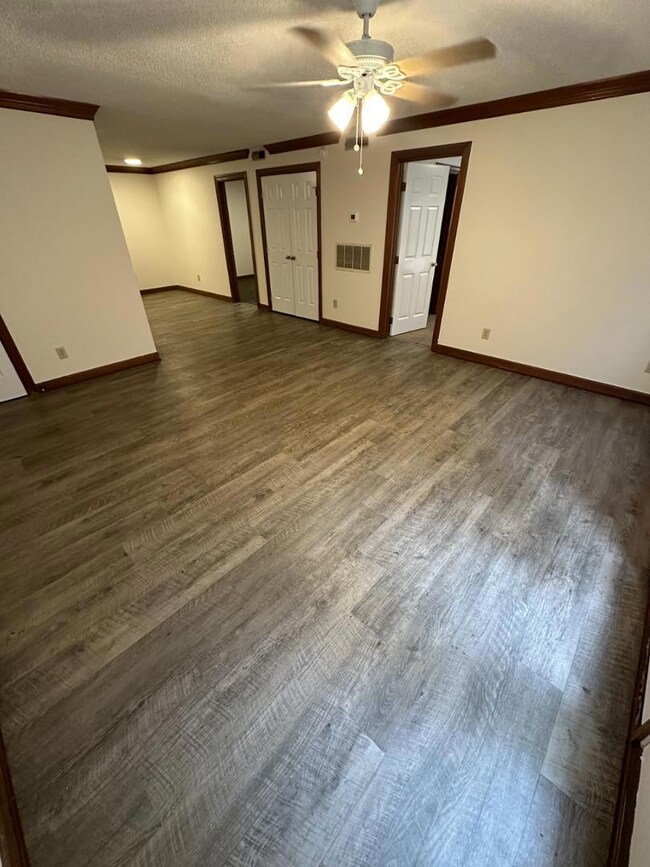 3530 Ivy Commons Dr unit 102, Raleigh, NC 27606 - photo 2