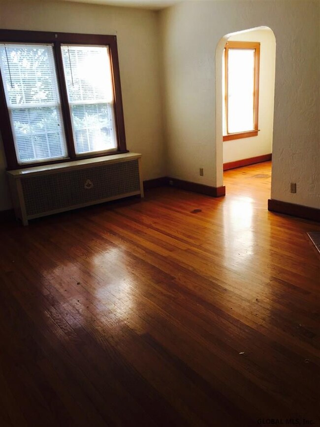 24 Van Buren St, Albany, NY 12206 - photo 7