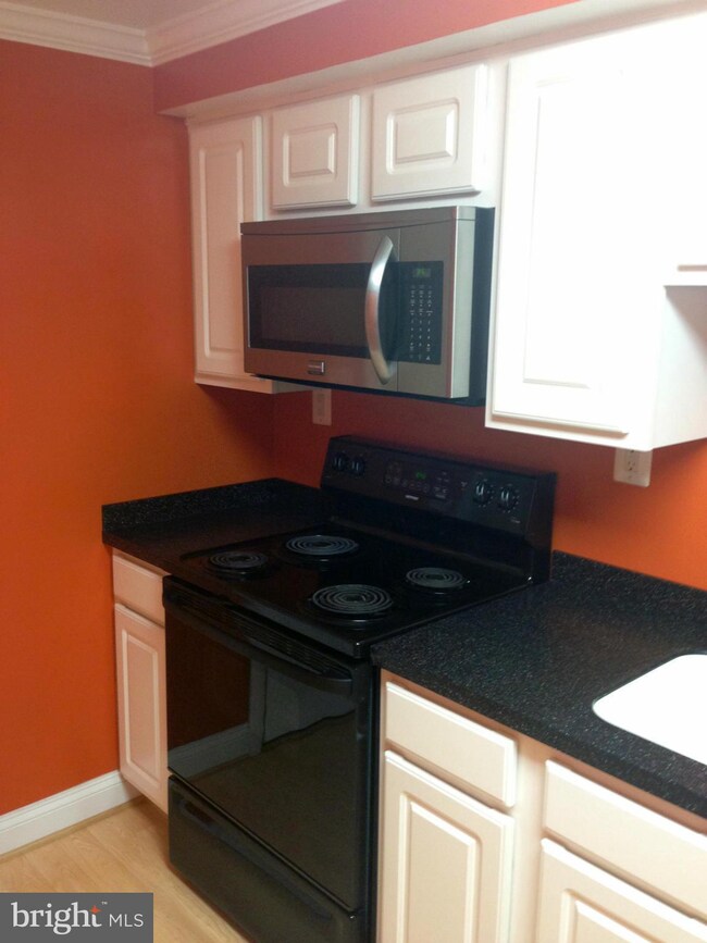 965 Circle Dr, Halethorpe, MD 21227 - photo 5