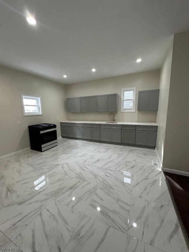 377 Littleton Ave, Newark, NJ 07103 - photo 3