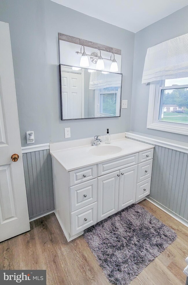 10993 Horseshoe Dr, Frederick, MD 21701 - photo 7