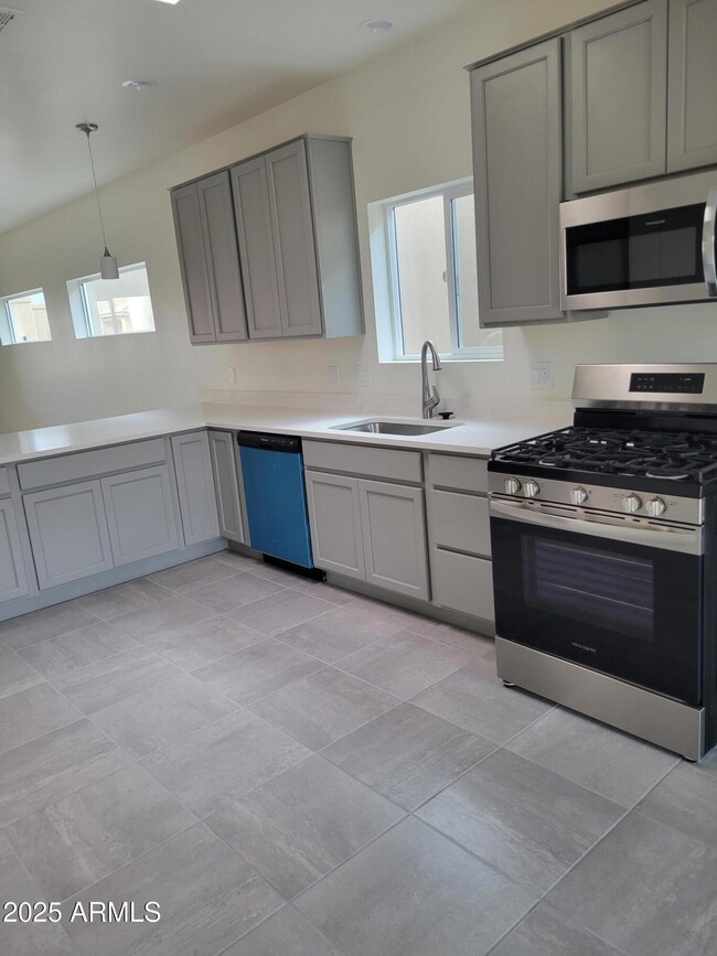 672 S Meadowood Ln, Sierra Vista, AZ 85635 - photo 7