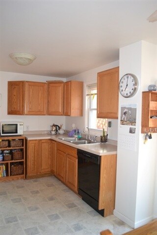 2301 Hillcrest Dr, Duluth, MN 55811 - photo 6