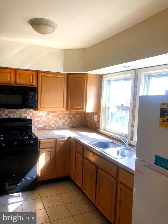 38 Oak Ln, Ewing, NJ 08618 - photo 5