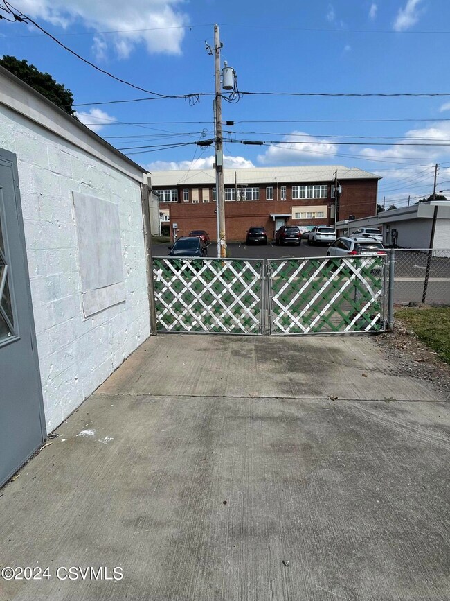 315 W 3rd St, Berwick, PA 18603 - photo 6