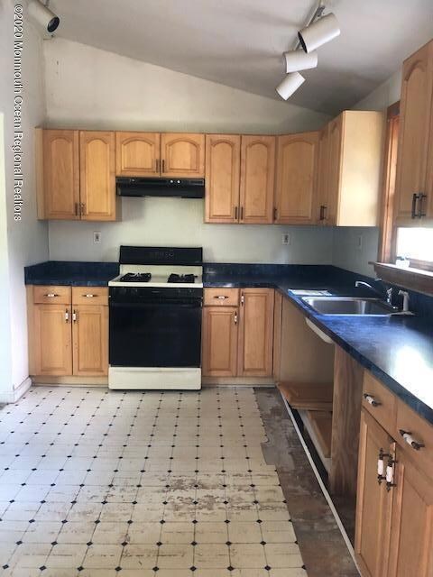 217 Magnolia Ave, Toms River, NJ 08757 - photo 5