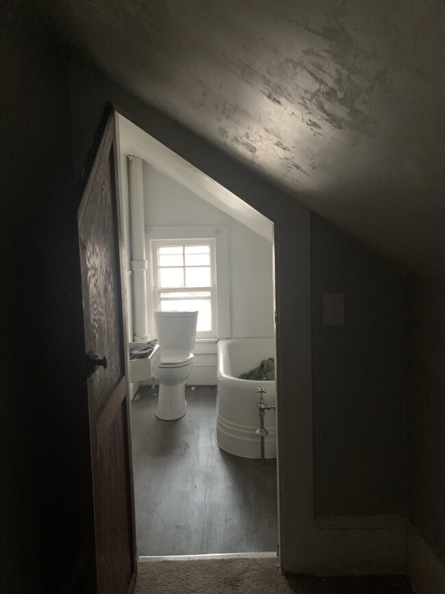 517 W Ridgeway St, Warrenton, NC 27589 - photo 3