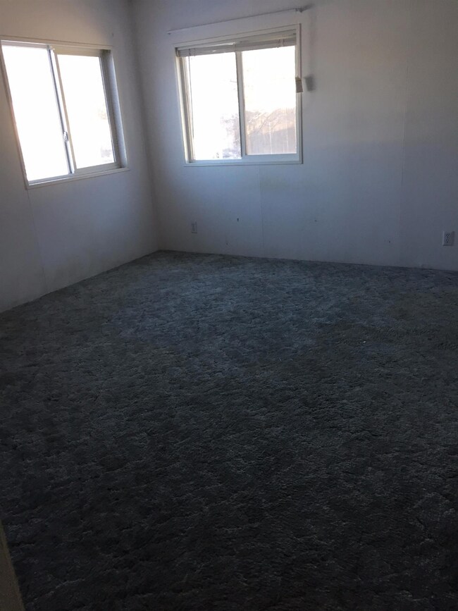 1202 Homedale Rd, Klamath Falls, OR 97603 - photo 5