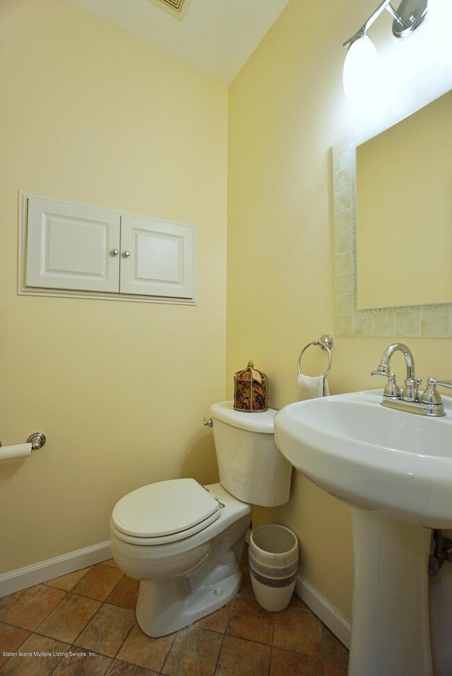 (5) HALF BATH