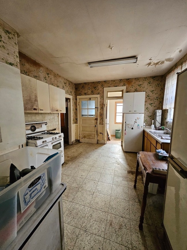 4171 W Eddy St, Chicago, IL 60641 - photo 6