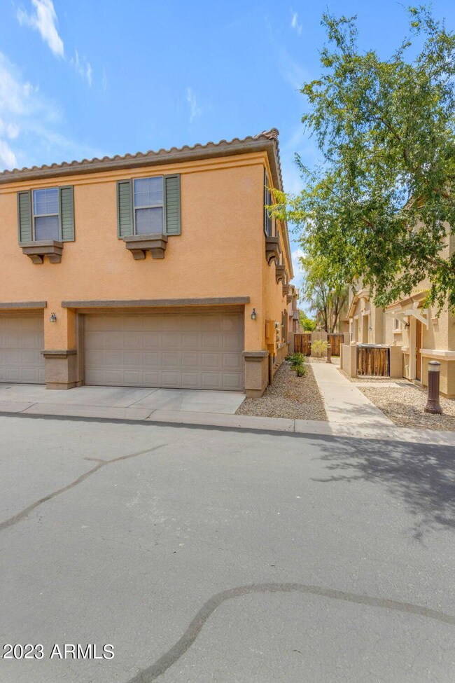 003_3-web-or-mls-3-print-img_9614