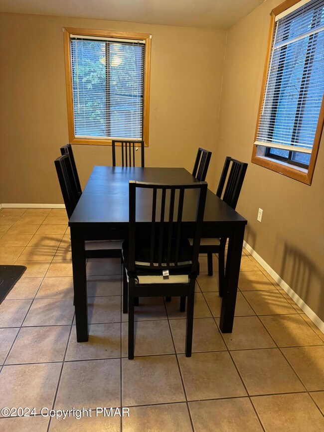 DINNING ROOM