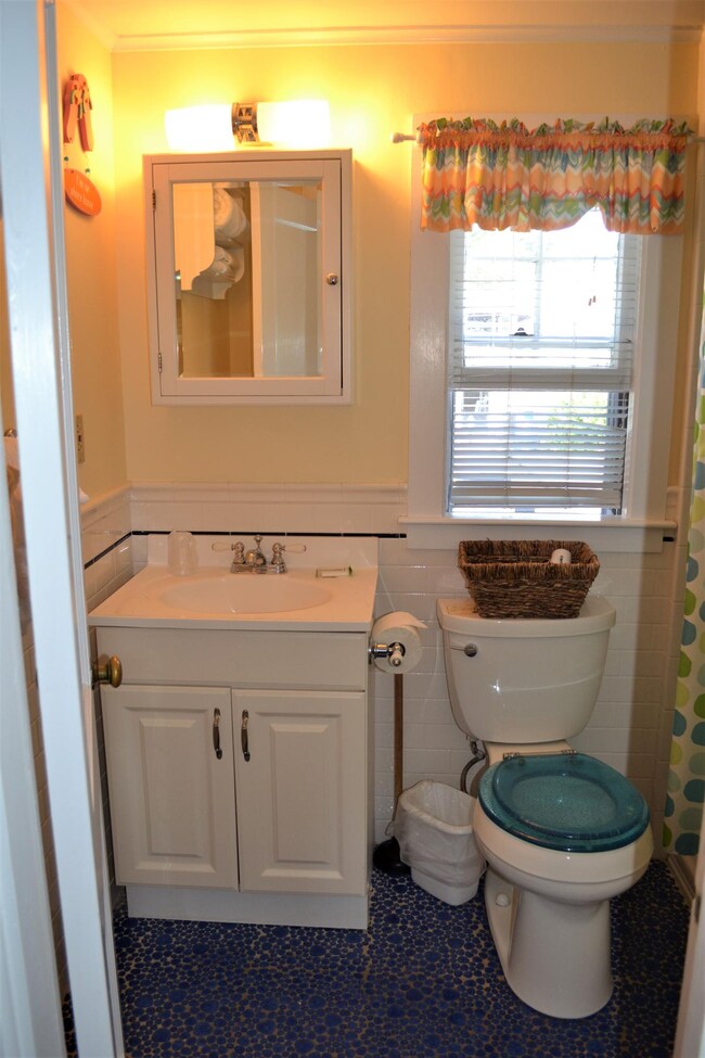 Delightfully Renovated 2nd Fl Unit