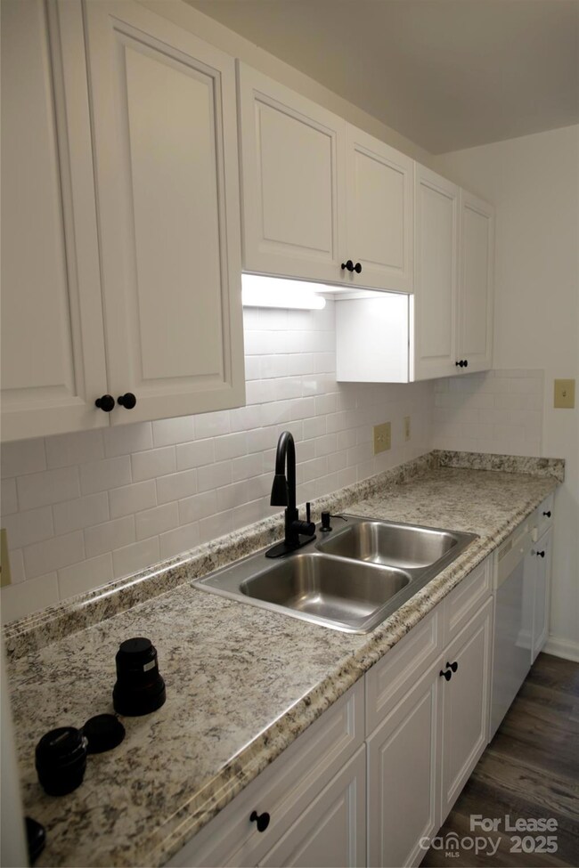 7909 Carmel Rd, Charlotte, NC 28226 - photo 6