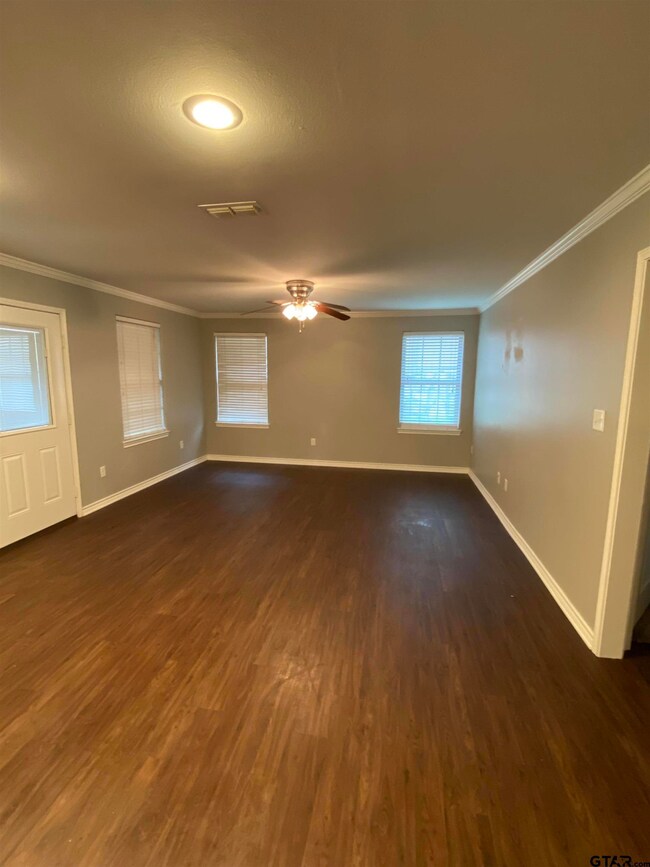 3985 3985 Cottage Dr, Tyler, TX 75703 - photo 5