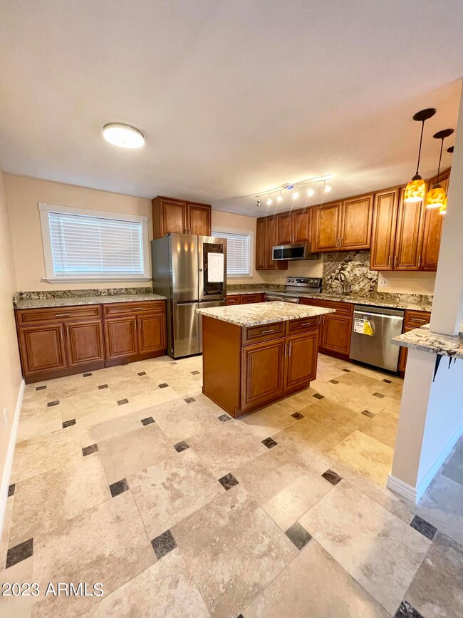 527 E Roanoke Ave unit A, Phoenix, AZ 85004 - photo 7