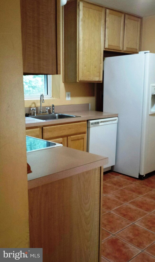 6550 Bock Rd, Oxon Hill, MD 20745 - photo 4