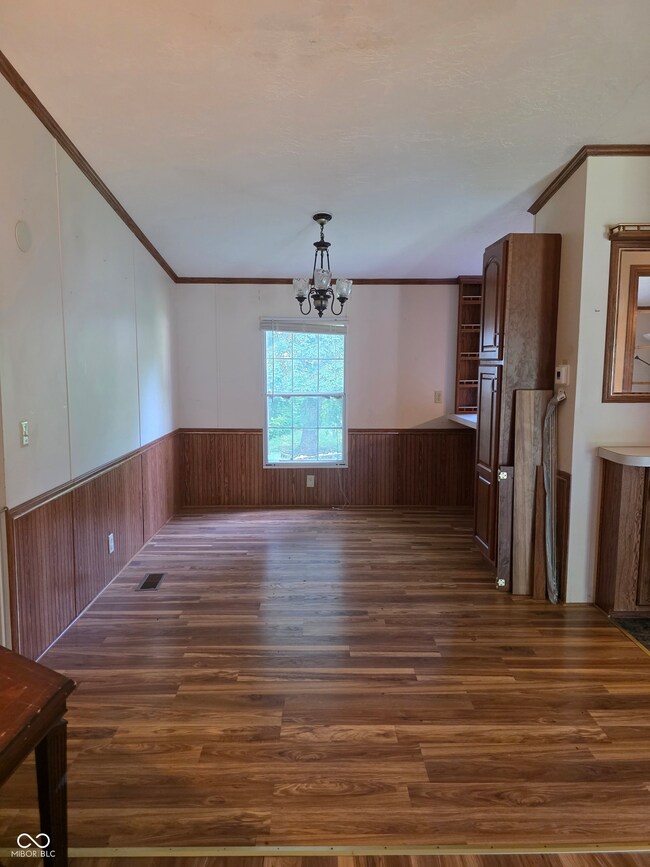 3955 Deer Ct, Columbus, IN 47201 - photo 5