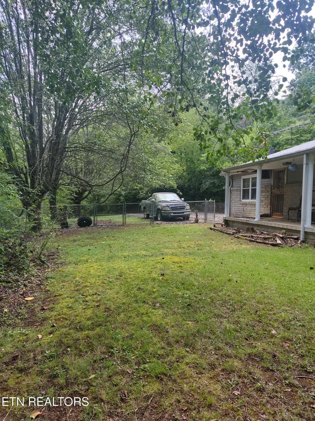 1954 Bluff Rd, Harriman, TN 37748 - photo 7