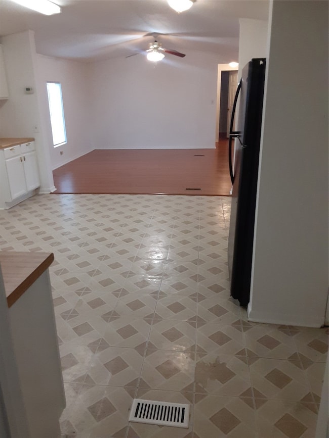 4209 Wells Dr unit 3, Pearland, TX 77584 - photo 7