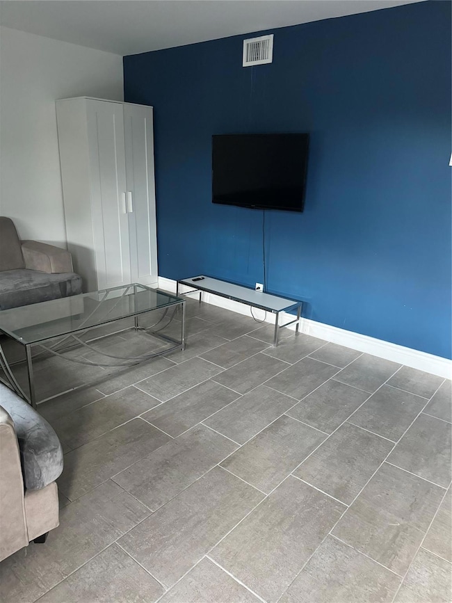 2201 Greene St unit 7, Hollywood, FL 33020 - photo 6