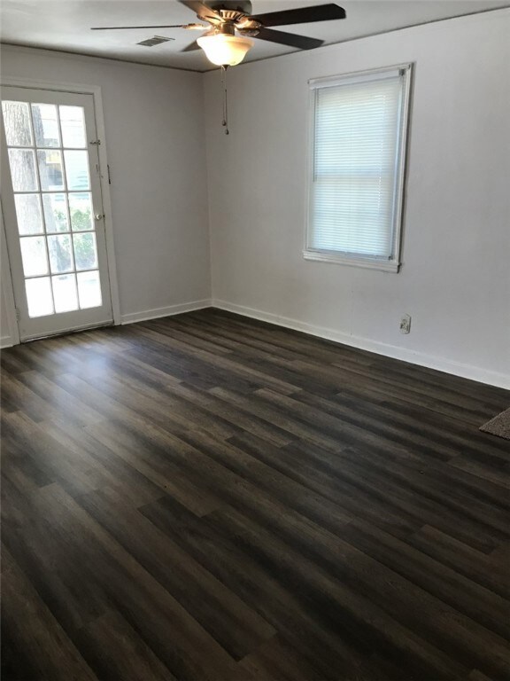 2906 Union Living Area